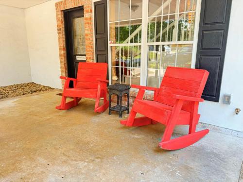 Three Bedroom House at Hamestring Creek