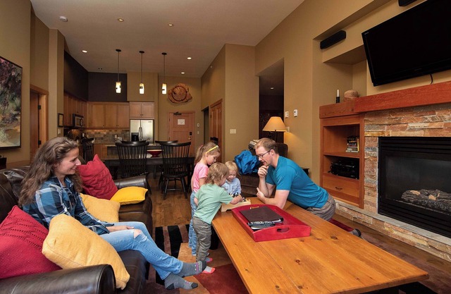 Three Bedroom| Sleeps 5-7 | Slalom Creek Condos