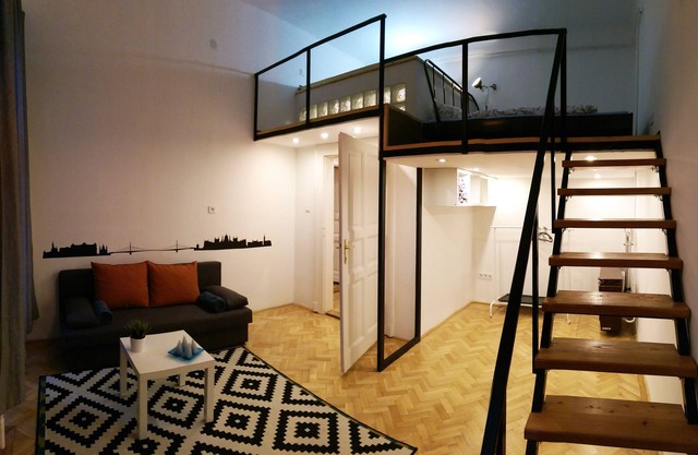 Three bedroom Two bathroom apartment 10 mins citycenter