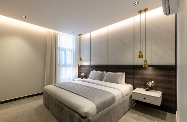 Three BR Luxurious & Spacious Flat in Almadinah