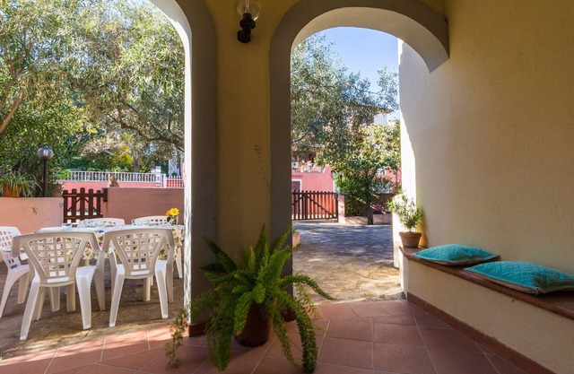 Three-room apartment with large garden