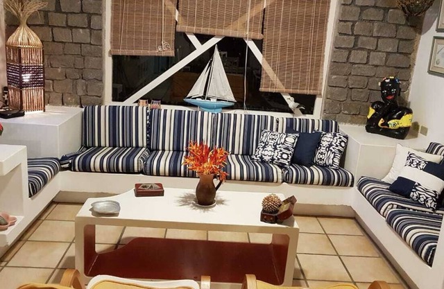 Three rooms house. All rooms with A. Cond. 50 m from de beach.