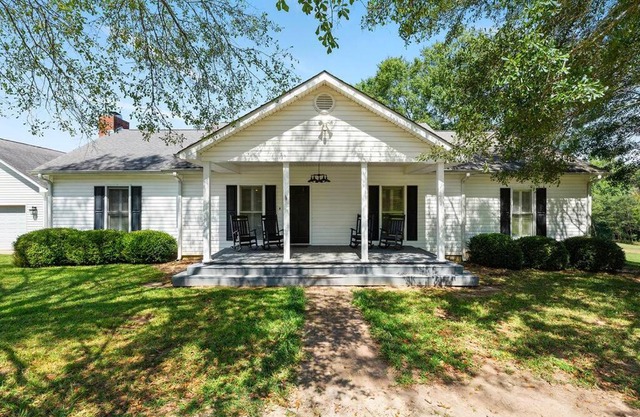 Three Silos Farm -Chatt Hills (NEW & Pet Friendly)