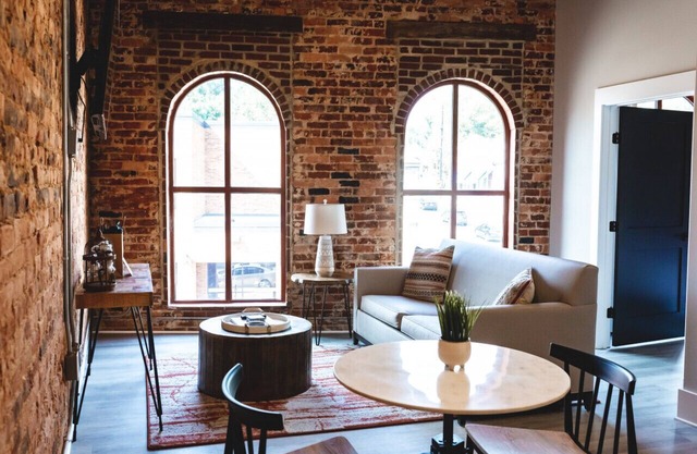 Three Trails 1 Bedroom Downtown| Wine Country | Roof Top Deck