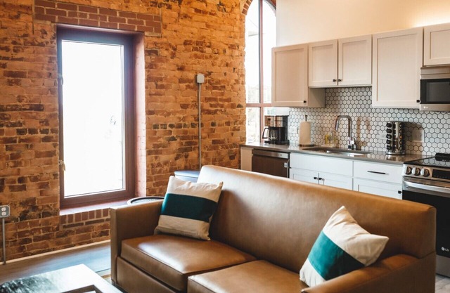 Three Trails 2 Story Townhouse Historic Downtown Elkin | Wine Country