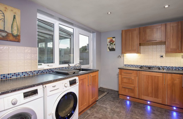 Tibbersley House with Parking