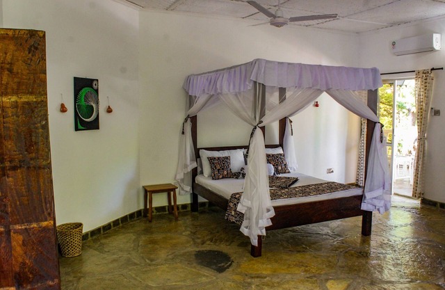 Tichi Villa- Private Villa in Diani Beach- 3 Minutes to the beach