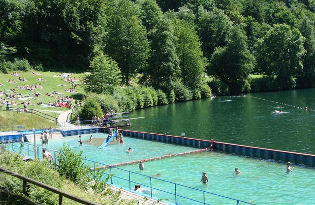 Tidy holiday home with dishwasher, in a green area