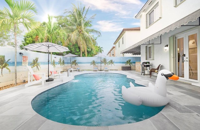 Tilah Stays | Heated pool+Jacuzzi | Near Zoo