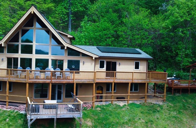Timber frame chalet with incredible views minutes from Shenandoah National Park.
