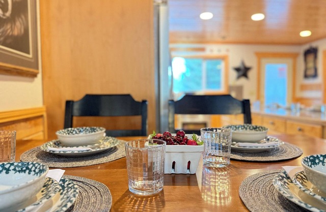 Timber Heights*Sleeps 6, Wifi, 33 Miles to Yellowstone