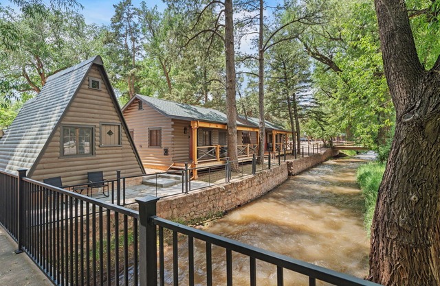 Timber Lodge Cabin 1