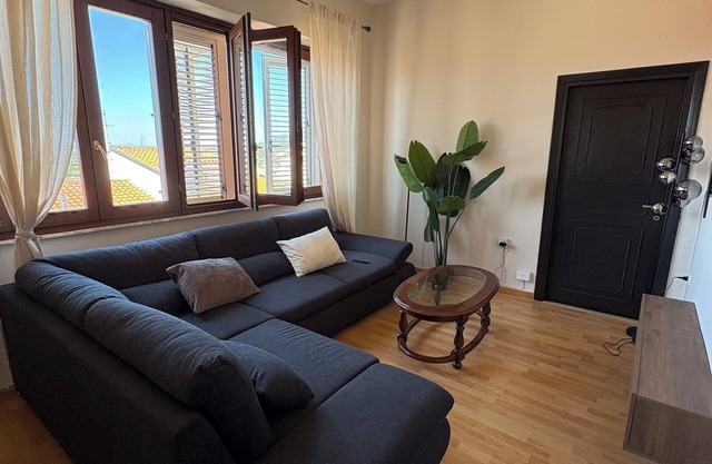 Time to Jazz! Sunshine Modern 2BR Apartment, Nature Views, 30 min from S.Teodoro