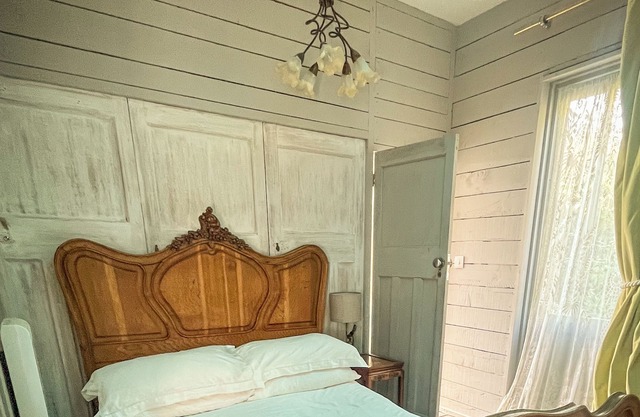 Tinkerbell's Lantern, 2 bed woodland lodge set in an area of outstanding beauty