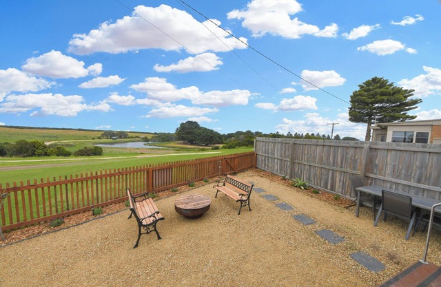 Tiny Home in peaceful Narrawong
