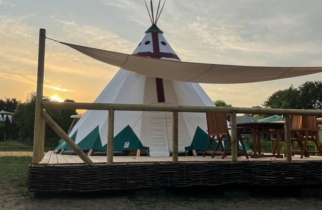 Tipi Cheyenne at Lake Belau