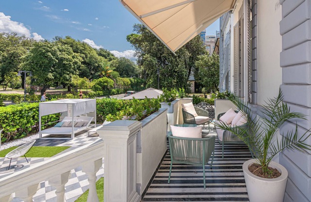 Tirreno Beachfront Apartments