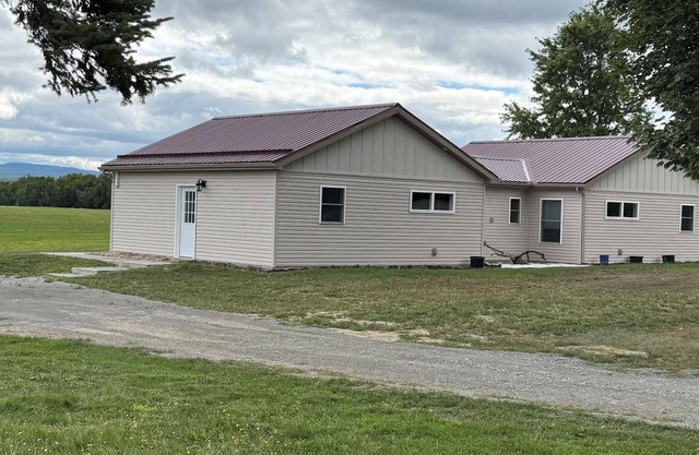 TKW Farms 361B Four Season B&B. Pet Friendly