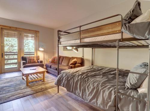 Tucker Mtn Lodge 