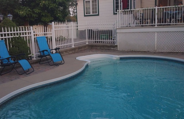 tnAttractive house perfectly located at crossing river, 10 min to Ottawa!