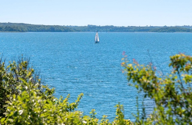 "Tobrjön" - 200m to the inlet by Interhome
