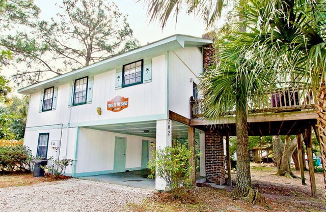 Toes in the Sand | Pet Friendly, Cottage!