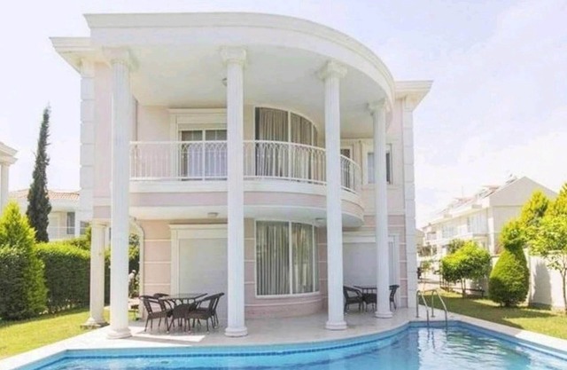 Tolerance 4-Bed Golf Villa