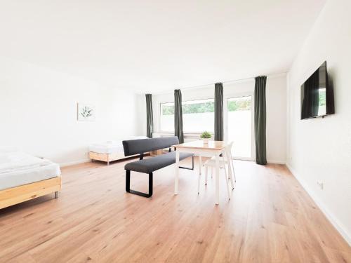 Tolstov Apartments - 3 Room Apartments with Balcony - 25 min Messe DUS