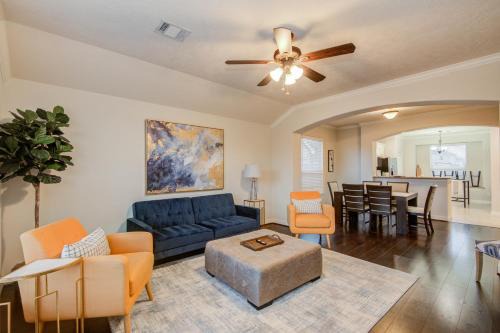 Tomball Fall Special Pets allowed