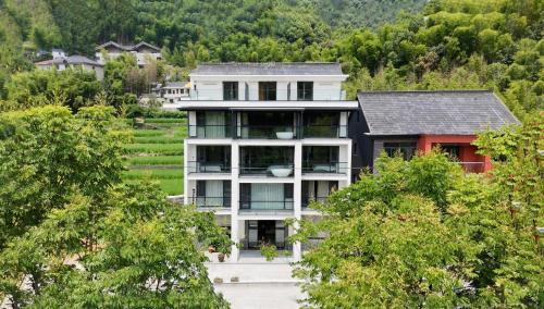 Tonglu Mountain Wei Homestay