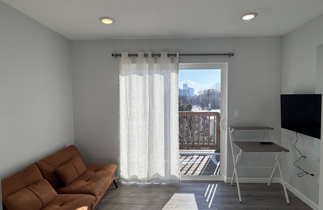 Top Balcony at Brewerytown, Philadelphia 1BR/1Bath HVAC,WIF, HDTV W/D IN UNIT