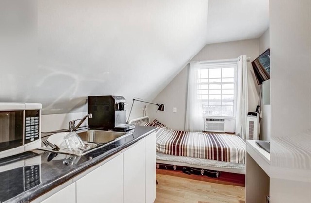 Top Bedroom with Kitchenette 9