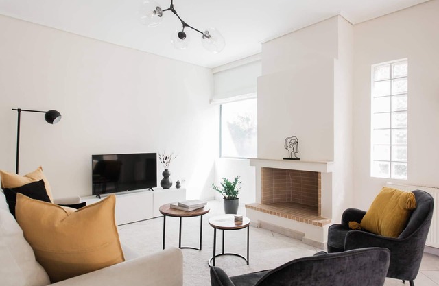 Top-Class 2BR Apartment in Marousi
