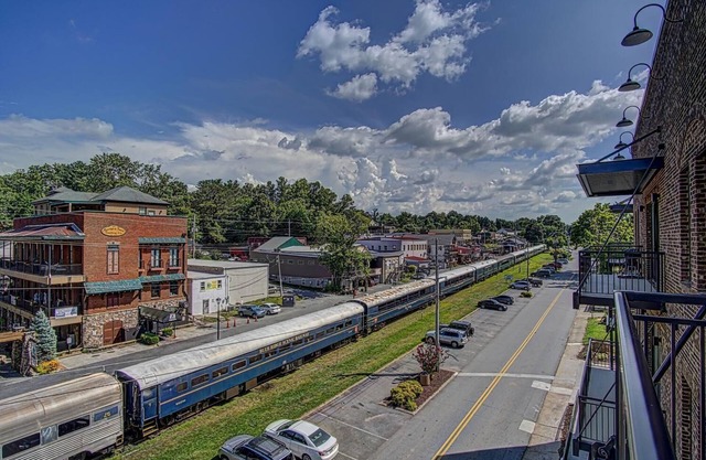 Top floor condo overlooking historic Downtown Blue Ridge!