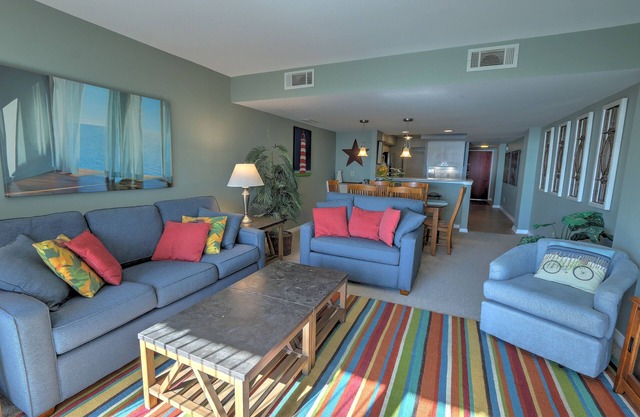 Top Floor, Direct Ocean View 2BR in Ocean One Complex, Ocean One 517