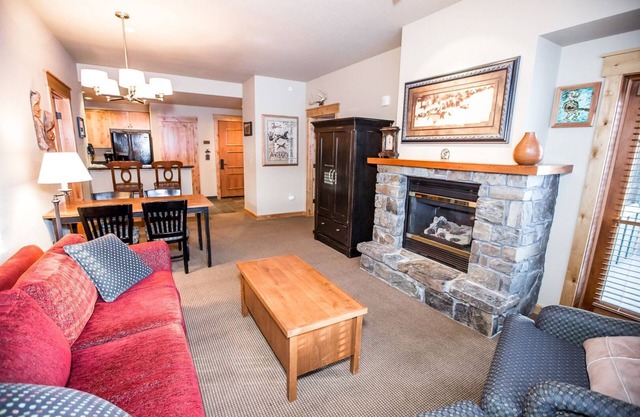 Top Floor Spacious Condo with Ski-In/Ski-Out Access