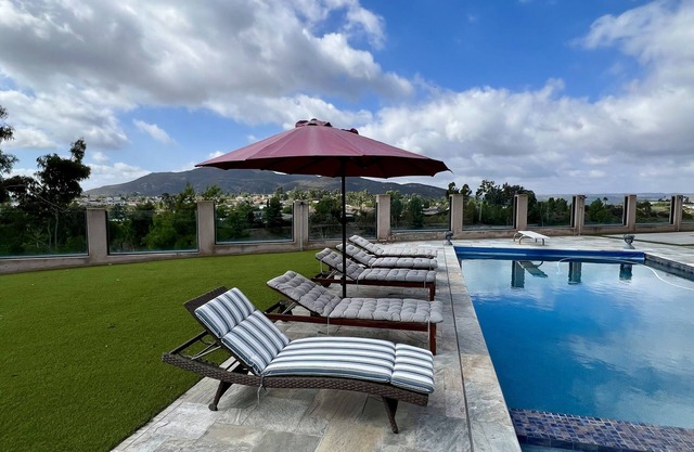 Top hills, luxury, Sunset View, 4 BR, Pool/Spa