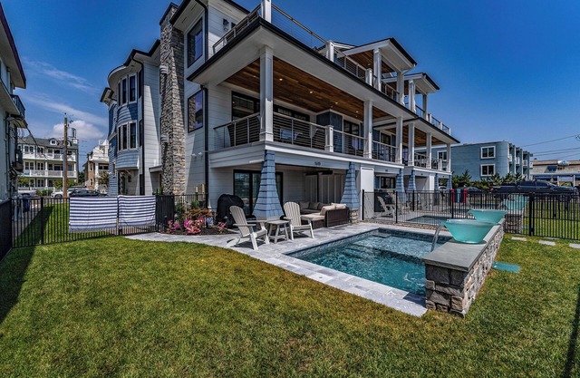 Top Level Luxury BeachFront on Boardwalk, Roof Deck, Pool & Elevator! 6BR/7BA!