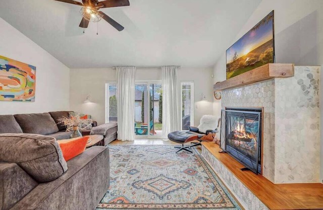 "Top-notch!" Family Fun HQ – games, fire pit, and a king suite for the grown-ups