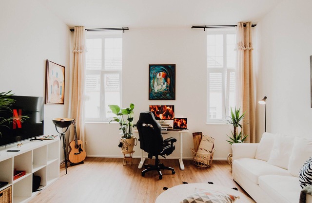 Top-Notch Studio Minutes Away From Deutsches Eck