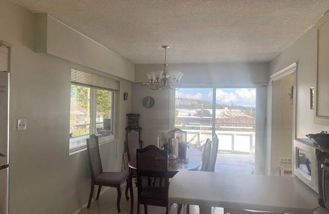 Top of the hill, centre of town: a bright, family-friendly place to call home