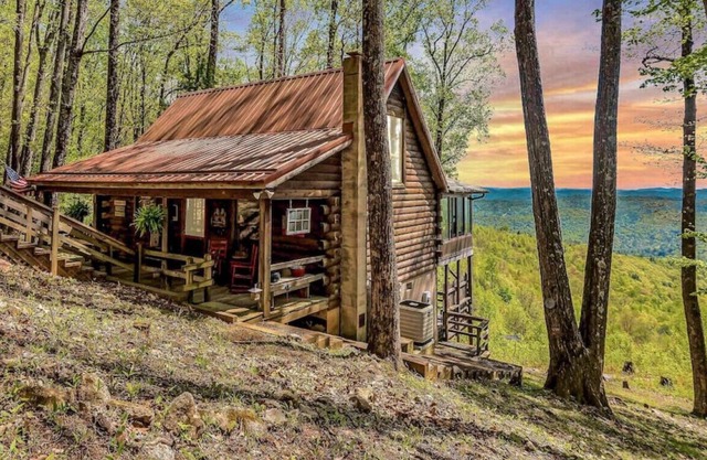 Top of the Lump Cabin with Spectacular Views