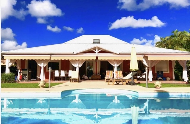 TOP-OF-THE-RANGE VILLA SAINT FRANCOIS POOL CLIM WIFI