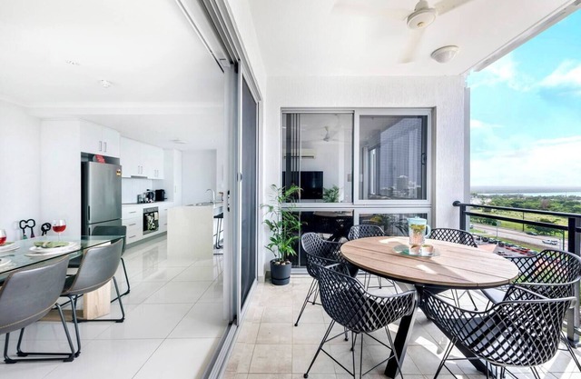 Top of Town Resort style Stay in Heart of Darwin