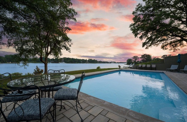 Topside at Stephens Point on Prestigious Carters Creek