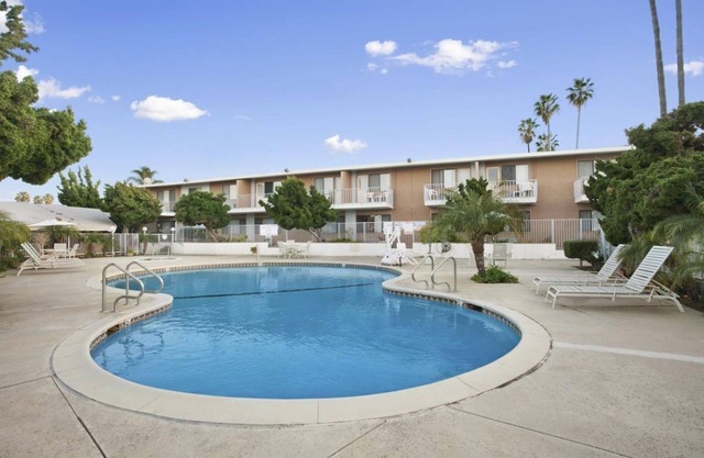 Torrance Getaway! 3 Spacious Units, Nearby Attractions Pool, Parking