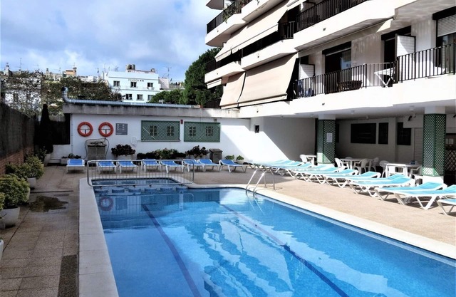 Tossa De Mar: Studio close to the beach with pool and terrace