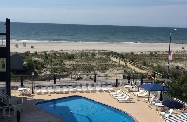 Totally renovated Oceanfront Condo 5 minutes from Atlantic City Casinos