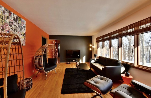 TOTALY REMODELING BEAUTIFUL MIDCENTURY STYLE BY DESIGNER