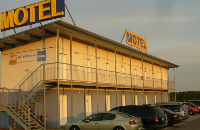 Tour-Motel